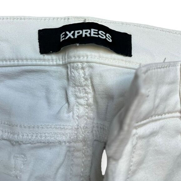 Express Women's White Mid Rise Stretch Raw Hem Distressed Shorts Size 8 - Picture 3 of 5